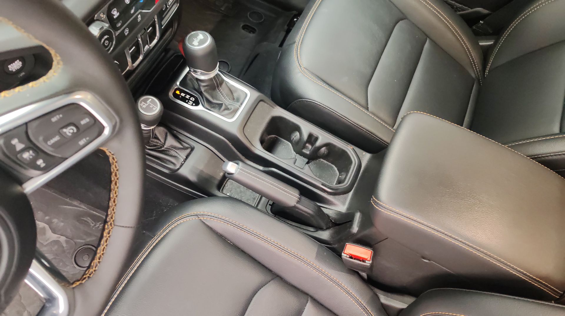 2025 Jeep WRANGLER UNLIMITED SAHARA PHEV TURBO 4XE