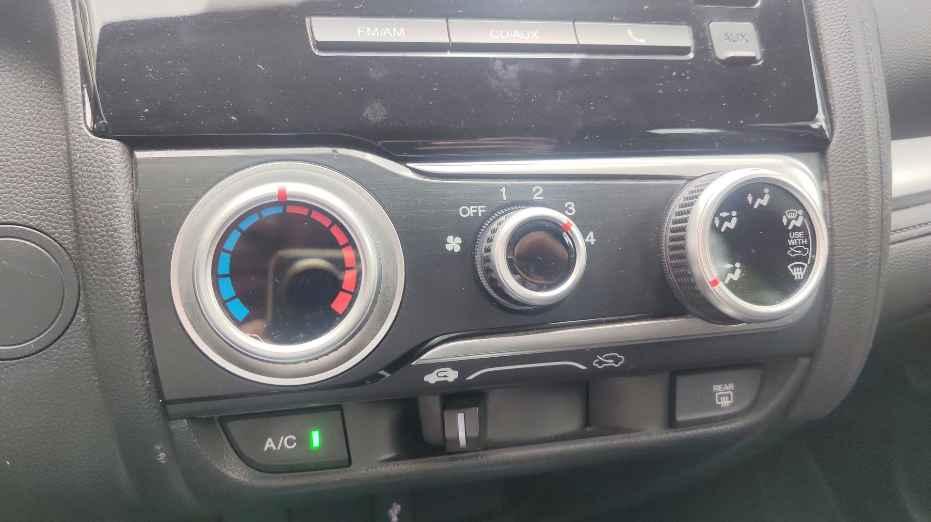 2015 Honda FIT 1.5 COOL MT