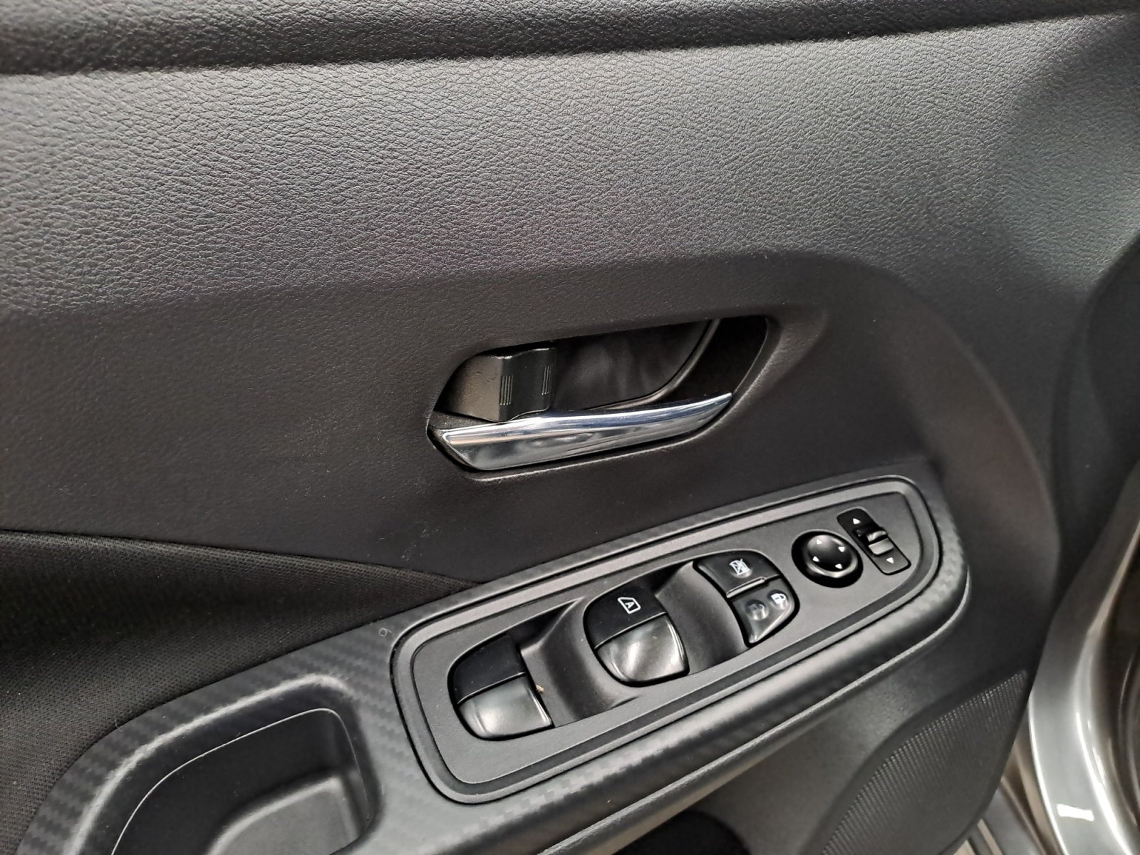 2024 Nissan VERSA ADVANCE MT 24