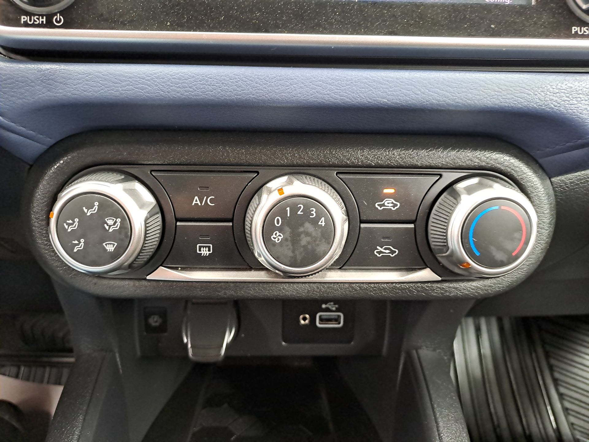 2023 Nissan VERSA ADVANCE CVT 23