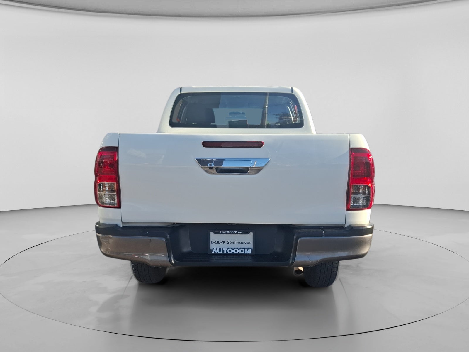 2023 Toyota HILUX D-CAB BASE